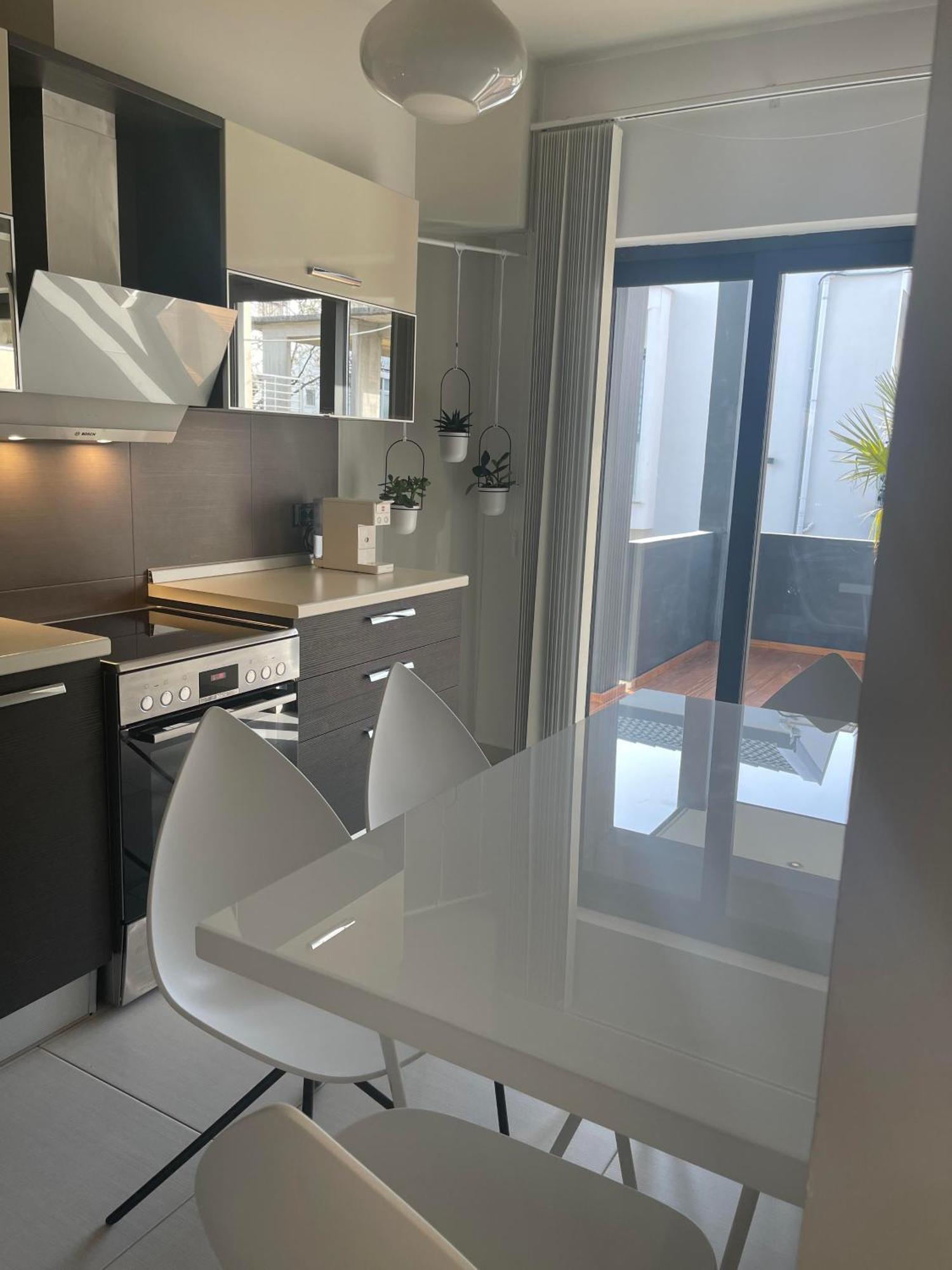 Omni House White Apartment Янина Екстериор снимка
